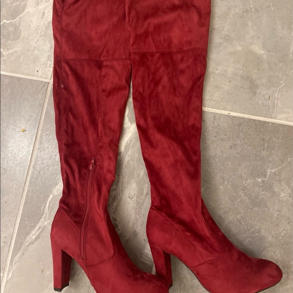 its fashion Shoes - Ladies tall/ thigh high boots - size 9